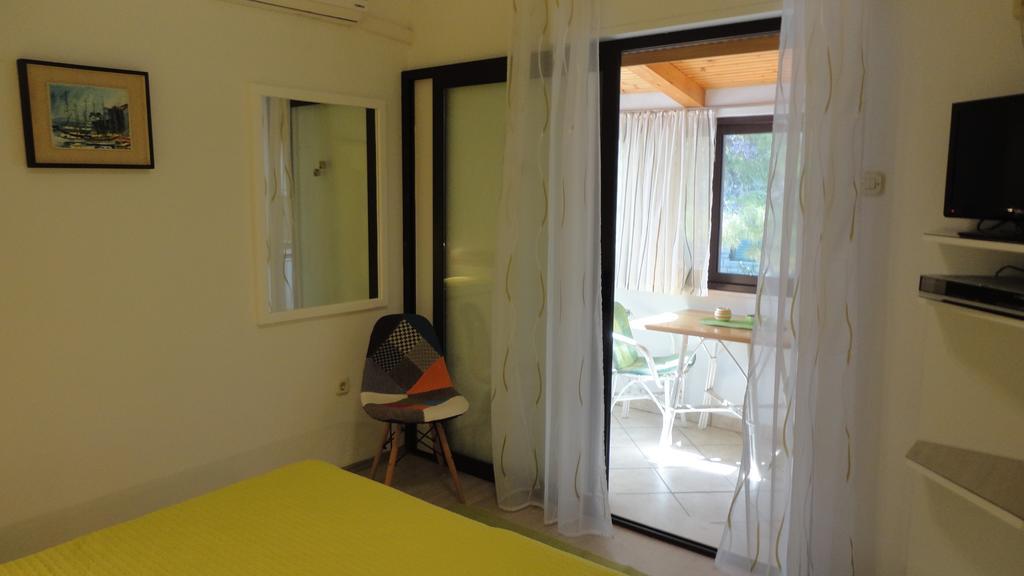 Guesthouse Apartment Bozica โบล ภายนอก รูปภาพ