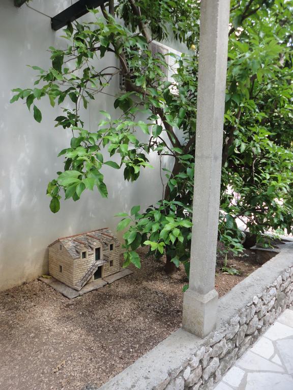 Guesthouse Apartment Bozica โบล ภายนอก รูปภาพ