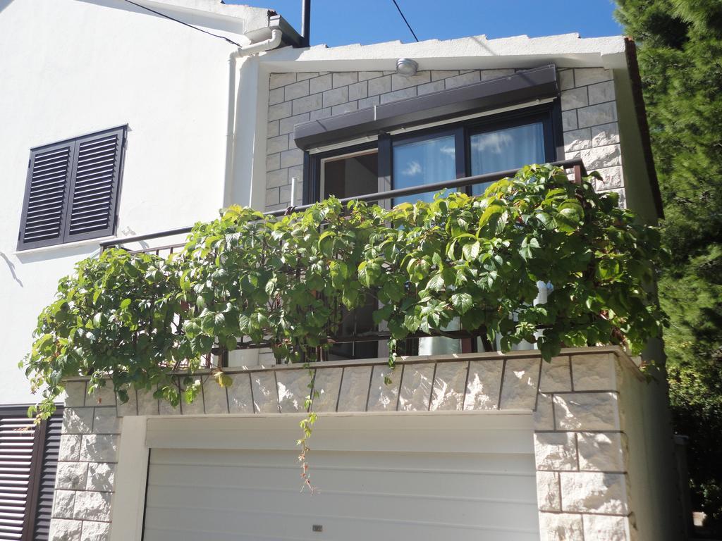Guesthouse Apartment Bozica โบล ภายนอก รูปภาพ