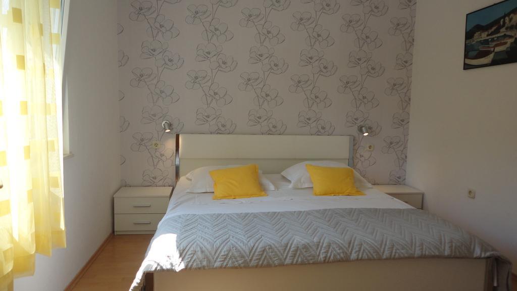 Guesthouse Apartment Bozica โบล ภายนอก รูปภาพ